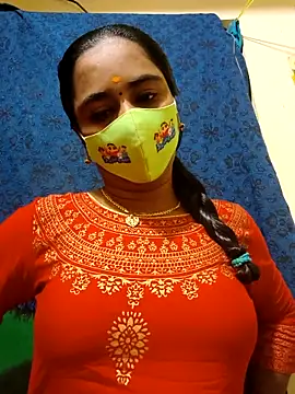 Snapshot of mini-queen chatting on 02-10-26, 06:56 mini-queen online show from 02-10-26, 06:56