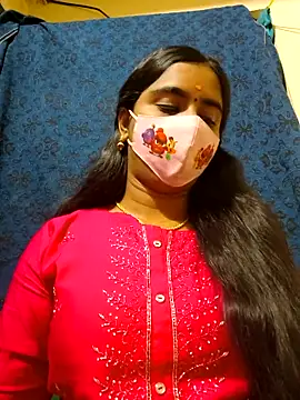 Snapshot of mini-queen chatting on 02-13-26, 06:26 mini-queen online show from 02-13-26, 06:26