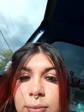 snow belle online show from 10-17-25, 08:22