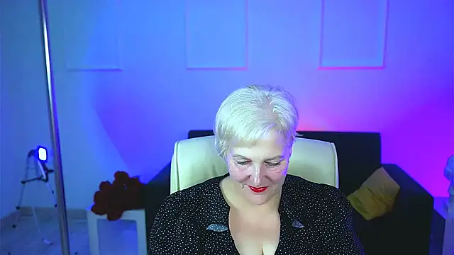 Snapshot of MaryMogan chatting on 09-13-25, 04:29 MaryMogan online show from 09-13-25, 04:29