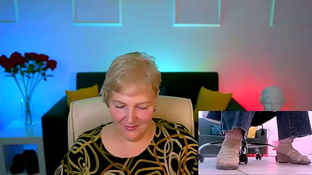 Snapshot of MaryMogan chatting on 10-02-25, 12:23 MaryMogan online show from 10-02-25, 12:23