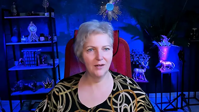 Snapshot of MaryMogan chatting on 10-13-25, 12:38 MaryMogan online show from 10-13-25, 12:38