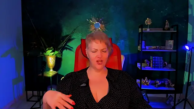 Snapshot of MaryMogan chatting on 11-07-25, 08:36 MaryMogan online show from 11-07-25, 08:36