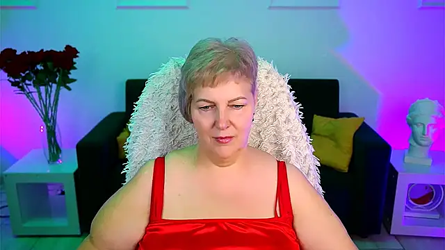 Snapshot of MaryMogan chatting on 11-18-25, 05:01 MaryMogan online show from 11-18-25, 05:01