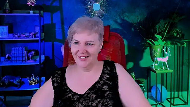 Snapshot of MaryMogan chatting on 11-25-25, 05:35 MaryMogan online show from 11-25-25, 05:35