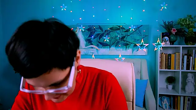 Snapshot of LauraDavidsons chatting on 10-24-25, 05:53 LauraDavidsons online show from 10-24-25, 05:53