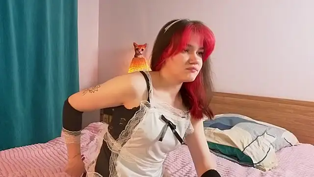 MauraSpurrier online show from 10-21-25, 06:41