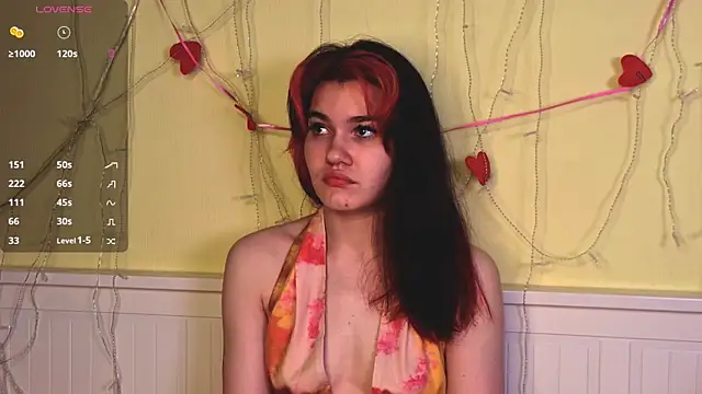 MauraSpurrier online show from 11-04-25, 07:02