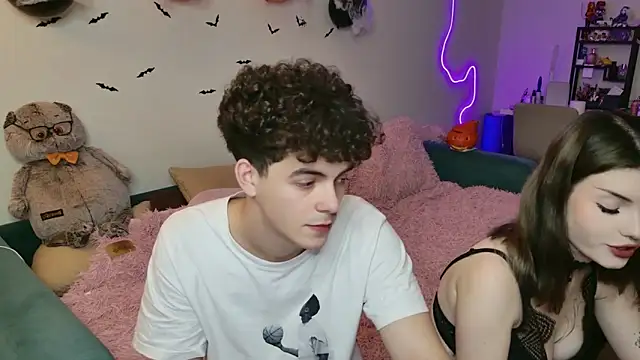 Alice18James online show from 10-12-25, 06:29