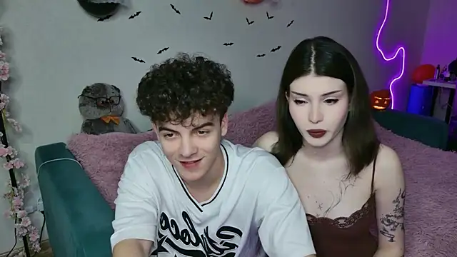 Alice18James online show from 10-15-25, 05:46