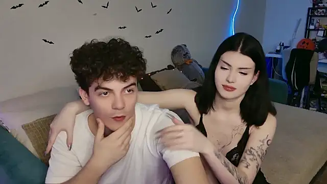 Alice18James online show from 10-28-25, 12:03