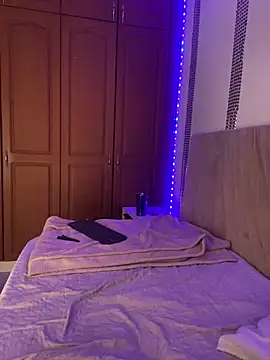 VeronicaSaenzx online show from 12-19-25, 05:09