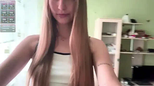 Snapshot of SweetJinny88 chatting on 10-28-25, 07:23 SweetJinny88 online show from 10-28-25, 07:23