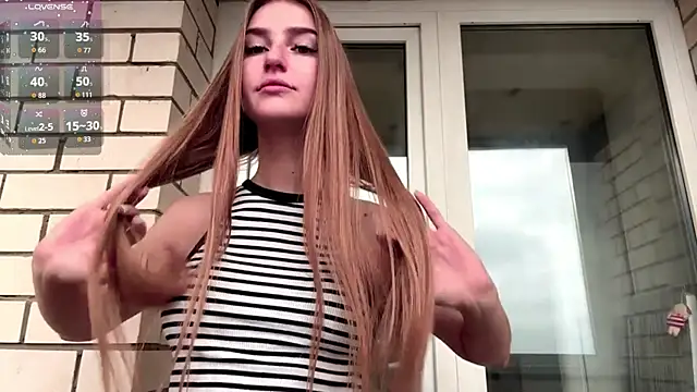 Snapshot of SweetJinny88 chatting on 11-06-25, 07:09 SweetJinny88 online show from 11-06-25, 07:09