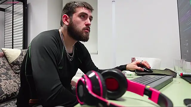 Mike Platano online show from 11-19-25, 08:42