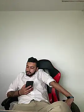 Snapshot of cristopher_wallacee chatting on 11-11-25, 11:16 cristopher wallacee online show from 11-11-25, 11:16