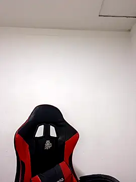 Snapshot of cristopher_wallacee chatting on 11-24-25, 11:15 cristopher wallacee online show from 11-24-25, 11:15