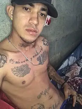 Snapshot of tattoos22 chatting on 10-27-25, 12:20 tattoos22 online show from 10-27-25, 12:20