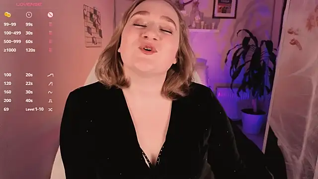 Snapshot of Kitty_Rest_ chatting on 10-21-25, 03:46 Kitty Rest online show from 10-21-25, 03:46