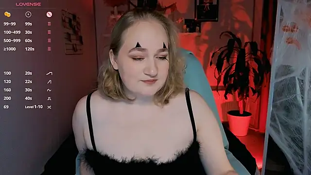 Snapshot of Kitty_Rest_ chatting on 10-26-25, 04:35 Kitty Rest online show from 10-26-25, 04:35