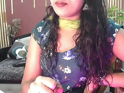 Snapshot of shaalu_sharma chatting on 10-11-25, 07:40 shaalu sharma online show from 10-11-25, 07:40