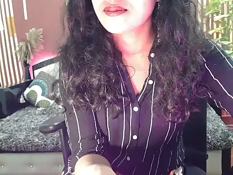 Snapshot of shaalu_sharma chatting on 10-21-25, 05:52 shaalu sharma online show from 10-21-25, 05:52