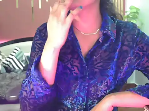 Snapshot of shaalu_sharma chatting on 11-19-25, 06:41 shaalu sharma online show from 11-19-25, 06:41