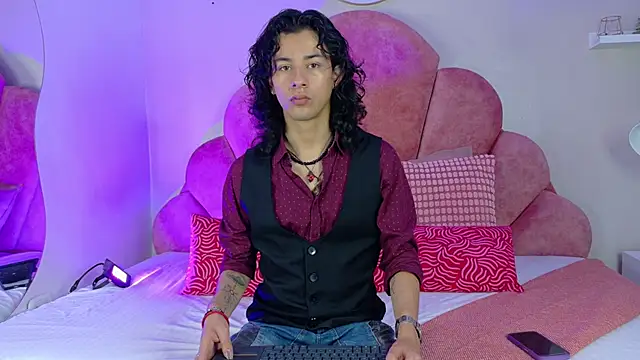BenjiFiore  online show from 09-23-25, 07:28