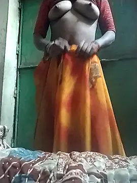 Snapshot of Hita_Grewal chatting on 10-29-25, 03:58 Hita Grewal online show from 10-29-25, 03:58