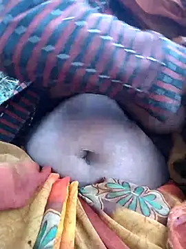 Snapshot of Hita_Grewal chatting on 11-27-25, 01:29 Hita Grewal online show from 11-27-25, 01:29