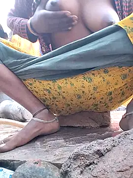 Snapshot of Hita_Grewal chatting on 11-29-25, 01:41 Hita Grewal online show from 11-29-25, 01:41