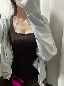 Snapshot of yayoi_jp chatting on 11-08-25, 12:49 yayoi jp online show from 11-08-25, 12:49