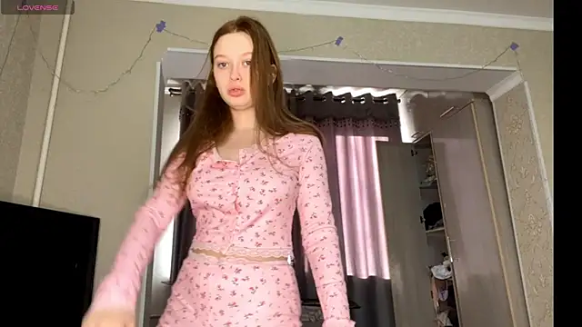 CharlynDini online show from 01-10-26, 05:09