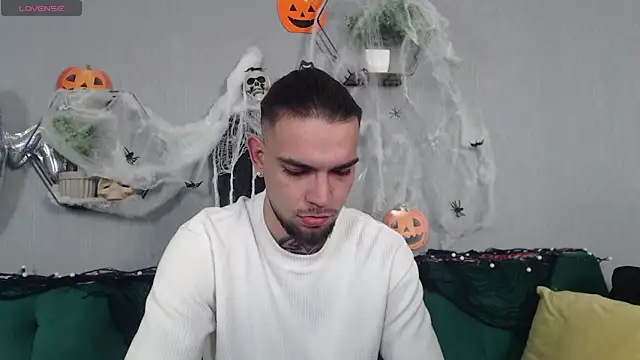 DanyelCarter online show from 10-31-25, 07:37