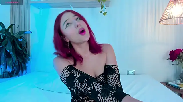 Cristalfoxy  online show from 11-12-25, 07:35