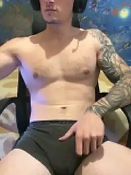 Snapshot of fronkie9384 chatting on 11-06-25, 11:55 fronkie9384 online show from 11-06-25, 11:55