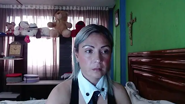 Snapshot of _Charlize_theron_ chatting on 10-07-25, 08:17 Charlize theron online show from 10-07-25, 08:17