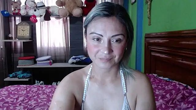 Snapshot of _Charlize_theron_ chatting on 10-28-25, 10:01 Charlize theron online show from 10-28-25, 10:01