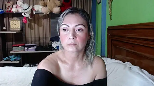 Snapshot of _Charlize_theron_ chatting on 11-04-25, 11:37 Charlize theron online show from 11-04-25, 11:37