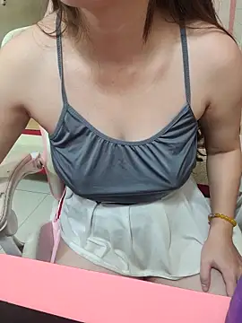 Snapshot of YanHann chatting on 10-22-25, 01:28 YanHann online show from 10-22-25, 01:28