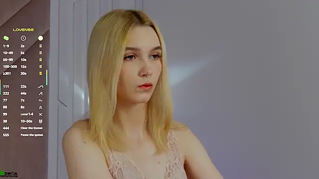 SaraHearts online show from 10-09-25, 01:36