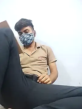 Snapshot of YourTarzan chatting on 10-13-25, 10:15 YourTarzan online show from 10-13-25, 10:15