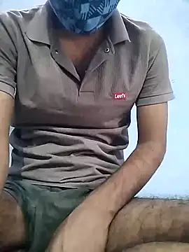 Snapshot of YourTarzan chatting on 10-17-25, 07:00 YourTarzan online show from 10-17-25, 07:00