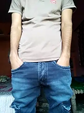 Snapshot of YourTarzan chatting on 10-23-25, 07:07 YourTarzan online show from 10-23-25, 07:07