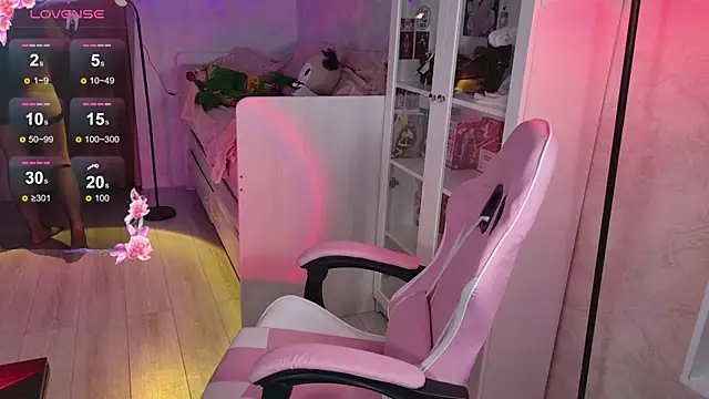 MiraJadee online show from 10-10-25, 01:59