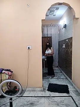 Snapshot of meenu_bhabhi547 chatting on 03-31-26, 04:35 meenu bhabhi547 online show from 03-31-26, 04:35