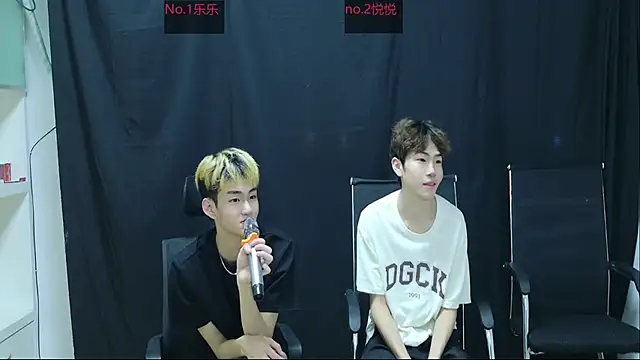 Excited-boys online show from 10-02-25, 11:17