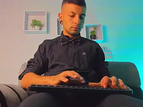 Tayler bennet  online show from 09-27-25, 03:33