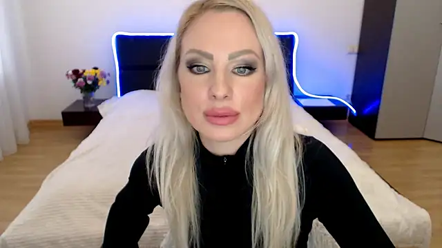 Tina Shines online show from 11-08-25, 12:05