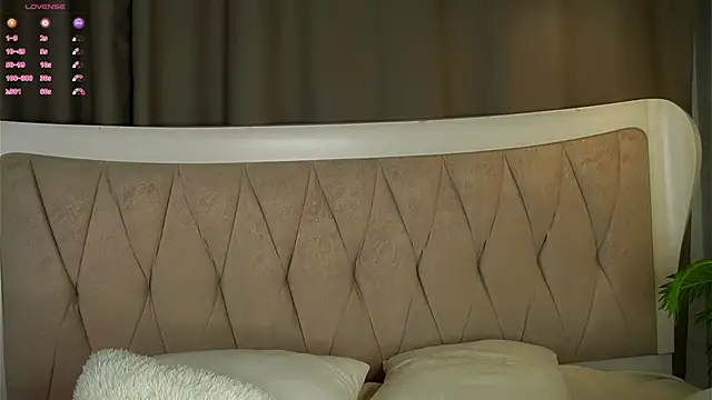 Snapshot of MarciDarugar chatting on 10-08-25, 03:09 MarciDarugar online show from 10-08-25, 03:09